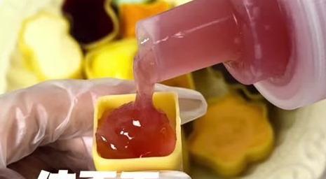 叫停的网红零食既是三无又有致癌风险J9数字平台别买也别吃！被人民日报(图9)