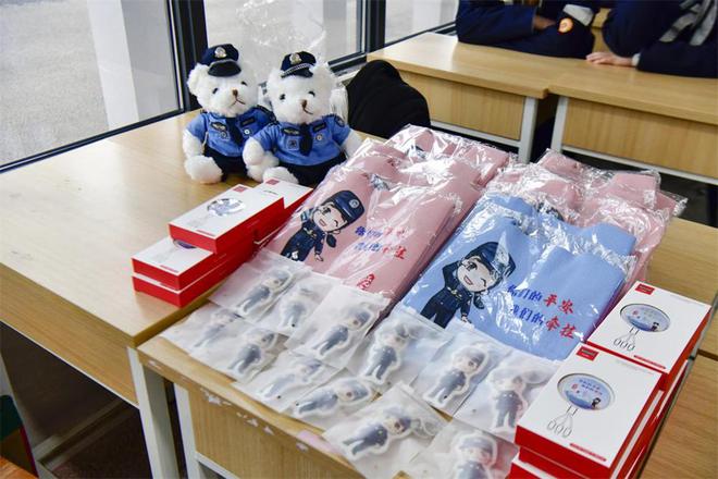 课堂”普法进校园以“小”课堂解锁“大”安全j9九游真人游戏第一品牌江北公安“江小警云(图6)